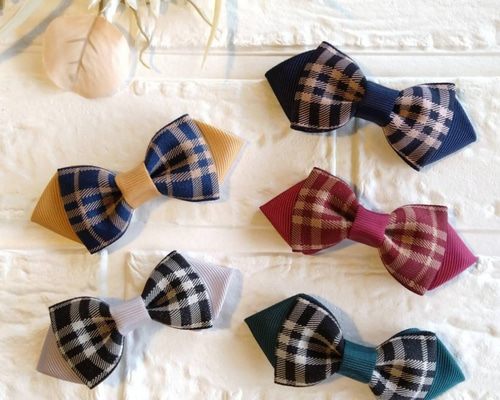 ☆リボン名札クリップ 蝶ネクタイ型ダイナソー柄×ミントグリーン色☆再販8 ☆リボン名札クリップ 蝶ネクタイ型ダイナソー柄×ミントグリーン