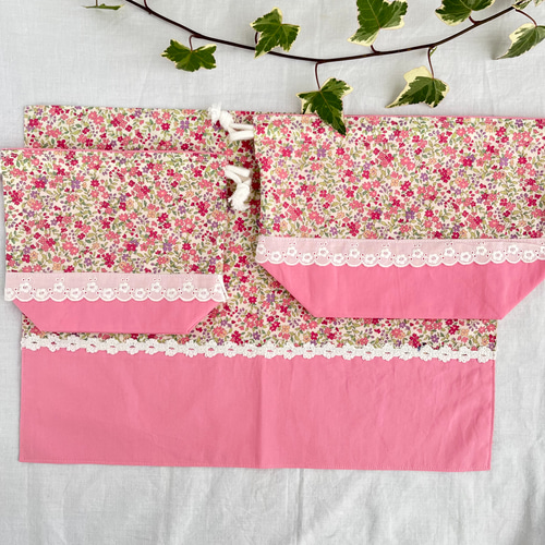 お弁当袋3点セット(ローズピンクレース付き花柄)コップ袋、お弁当袋