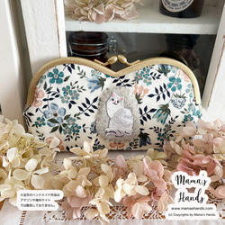 残少⭐️3点売れました⭐️ おしゃれな リバティ 猫 と お花畑 の ハート がま口 コスメ メガネ ポーチ 4枚目の画像