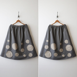 ⁑再入荷　冬sale　ラスト１　コットンチノ生地　ギャザー　スカート　ぐるぐる刺繍　花模様パッチワーク　グレーK15 14枚目の画像