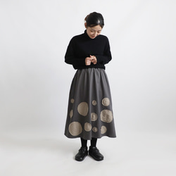 ⁑再入荷　冬sale　ラスト１　コットンチノ生地　ギャザー　スカート　ぐるぐる刺繍　花模様パッチワーク　グレーK15 10枚目の画像