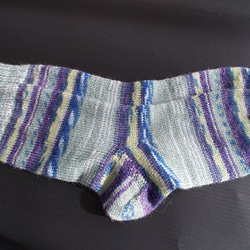 手編みの靴下　シルク混の糸で編んだ、落ち着いた配色の靴下（男性用） 5枚目の画像