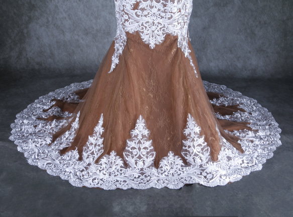 ウェディングドレス 七分袖丈 裾に繊細レースをあしらった 編み上げ マーメイドライン 4L大きいサイズ 結婚式 2枚目の画像