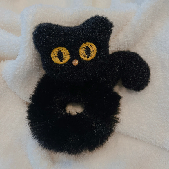 くろねこ　ねこ　シュシュ　ヘアゴム　ブラックキャット　黒猫　猫　ヘアアクセサリー　クリップ　ヘアクリップ　ネコ 3枚目の画像