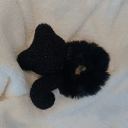 くろねこ　ねこ　シュシュ　ヘアゴム　ブラックキャット　黒猫　猫　ヘアアクセサリー　クリップ　ヘアクリップ　ネコ 2枚目の画像