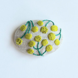 ミモザの刺繍ブローチ【Botanical】 1枚目の画像