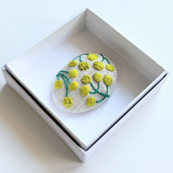 ミモザの刺繍ブローチ【Botanical】 6枚目の画像