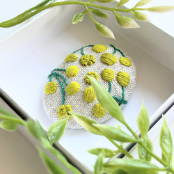 ミモザの刺繍ブローチ【Botanical】 7枚目の画像