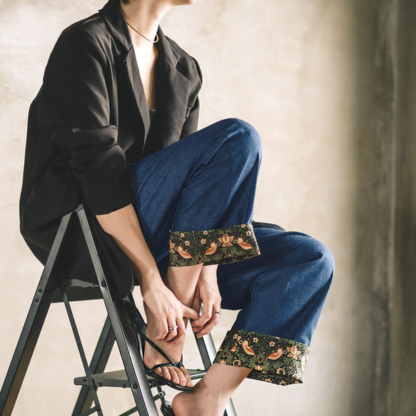 ロールアップ専用パンツ！ウィリアムモリス ゆったり履ける デニム パンツ いちご泥棒 ブラック 2枚目の画像