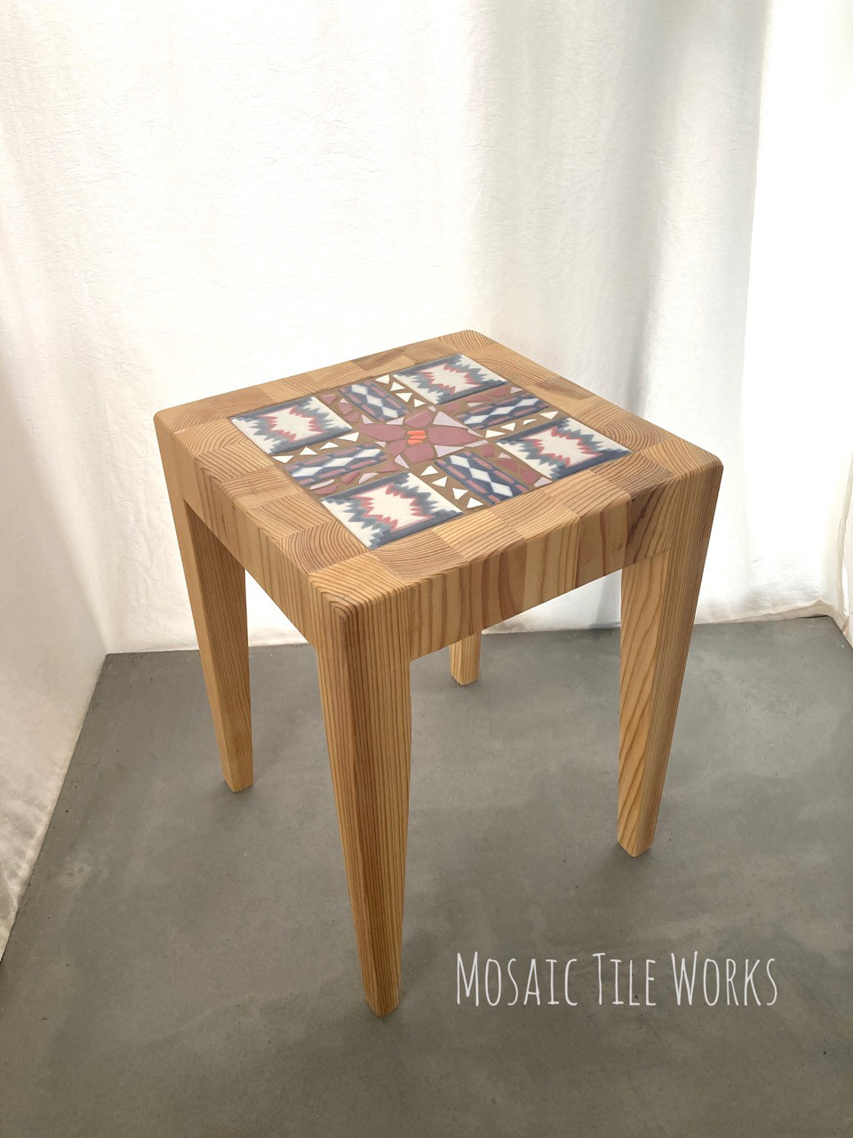 タイルトップ　サイドテーブル  アステカⅡ