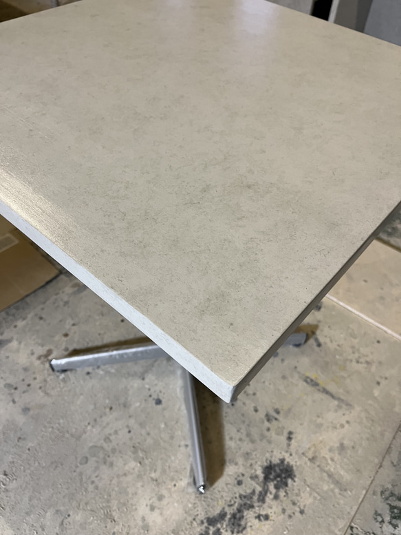 カフェテーブル　テーブル　石っぽいテーブル　まとめ買いの方送料は別途相談可。 2枚目の画像