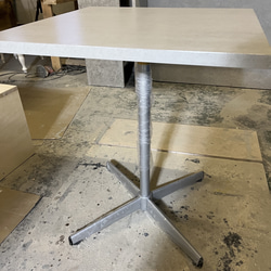 カフェテーブル　テーブル　石っぽいテーブル　まとめ買いの方送料は別途相談可。 1枚目の画像
