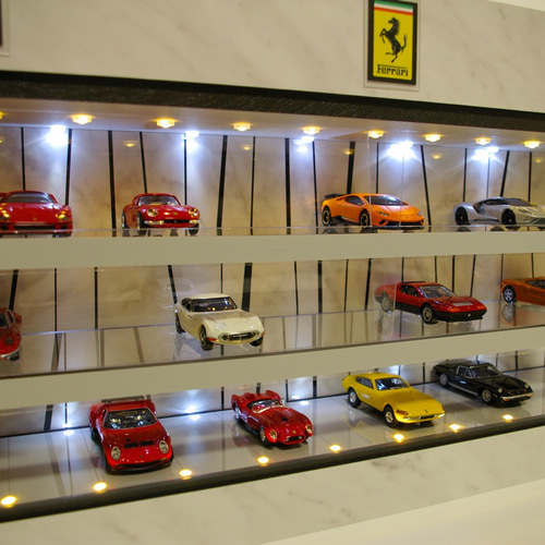 1/64展示30台可・3層式 白大理石・ディスプレーBOX / LED30灯