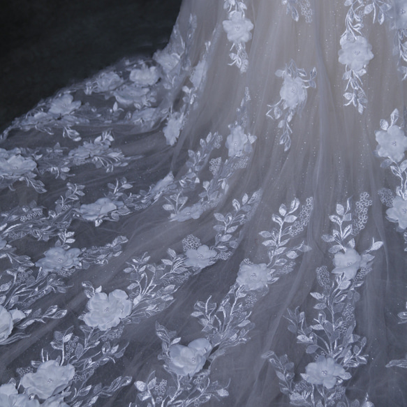 豪華！ ウェディングドレス 3D立体レース刺繍 花モチーフ  ベージュ ビーズ キラキラチュール 7枚目の画像