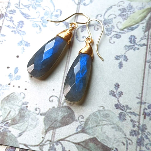 幻想的な極上シラー 上質 ブルーラブラドライト25mm大きなロングペア