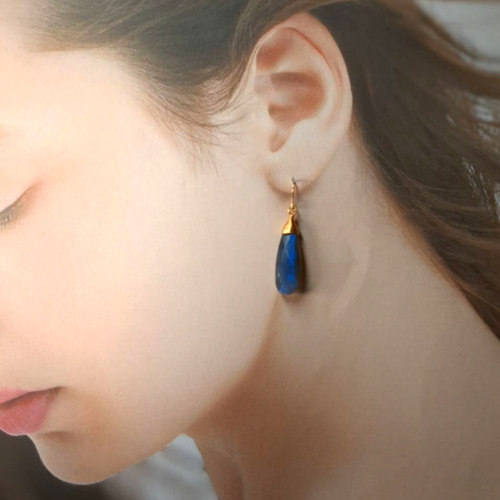 幻想的な極上シラー 上質 ブルーラブラドライト25mm大きなロングペア