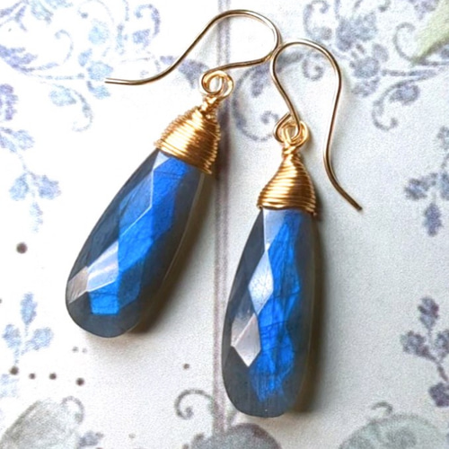 ブルーシラーラブラドライトのピアス 幻想的な極上シラー 上質 ブルーラブラドライト25mm大きなロングペア