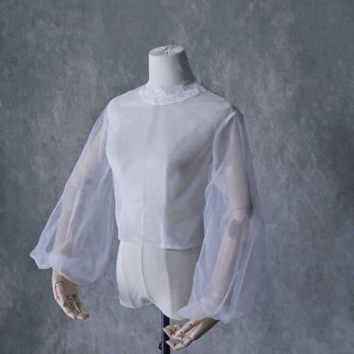 トップス シースルー袖 美しい花レース くるみボタン 快適な生地