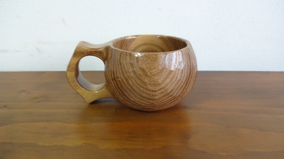 槐(エンジュ)の木で作った一木彫りコーヒーカップ. マグカップ 槐(エンジュ)の木で作った一木彫りコーヒーカップ. マグカップ