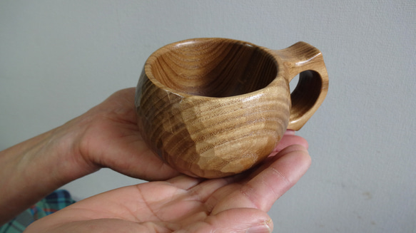 槐（エンジュ）の木で作った一木彫りコーヒーカップ. 14枚目の画像