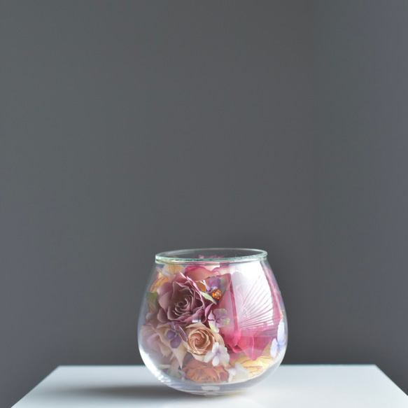 「Phemina」フェミナ小さな薔薇と紫陽花のドライフラワー　ガラスドーム　ドライフラワーアレンジ 【一点モノ】 4枚目の画像