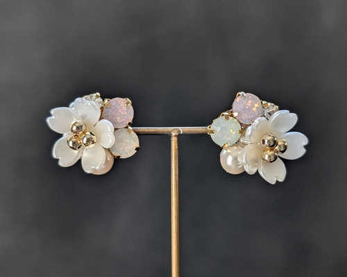 ♡ハンドメイド♡ビジューピアスイヤリング№103桜バージョン