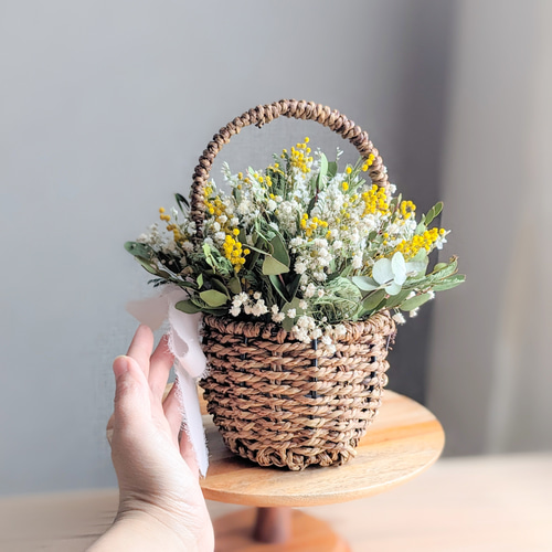 ミモザのナチュラルバスケットカゴアレンジ リース mamemona 通販  