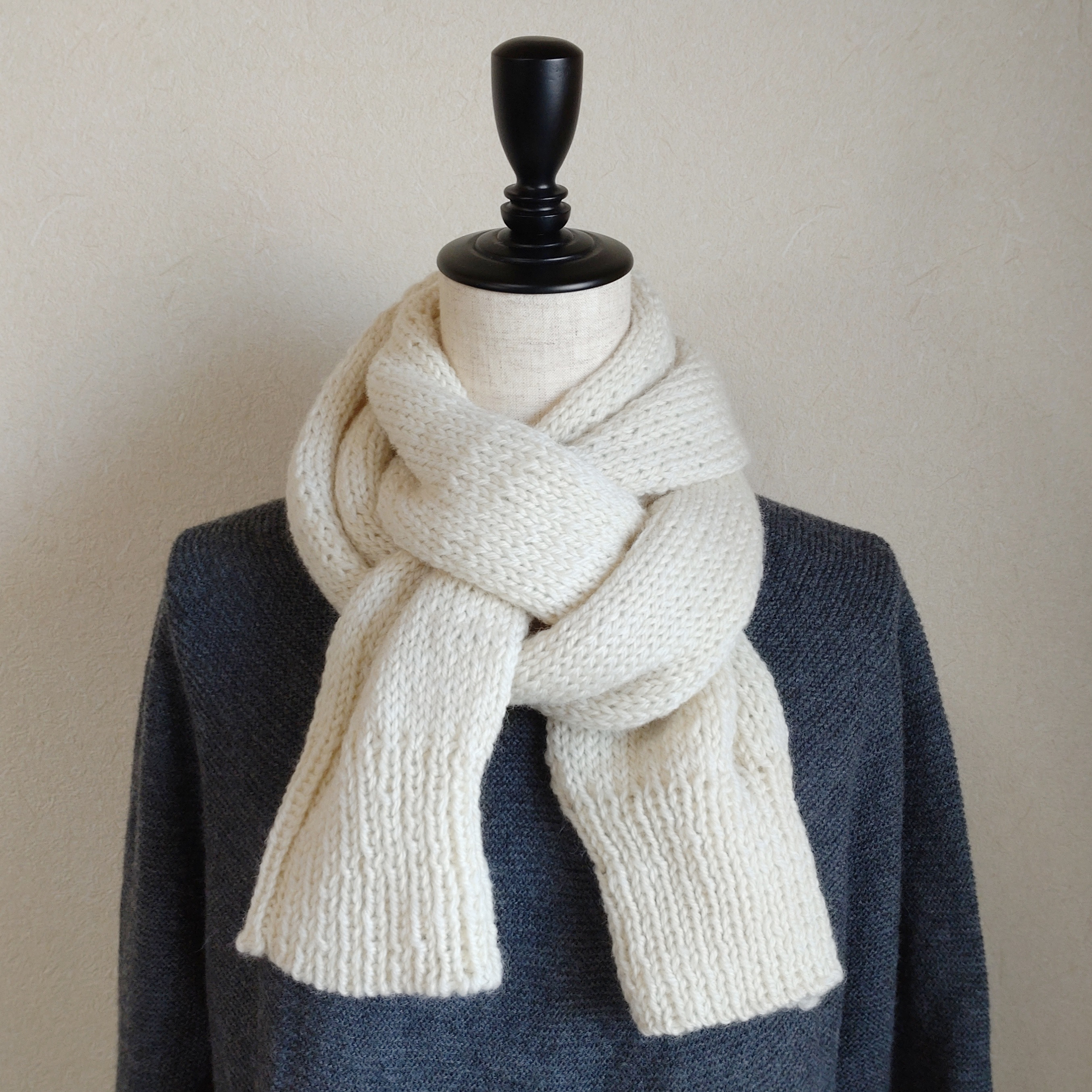 【30%OFF】袖みたいなマフラー　オフホワイト