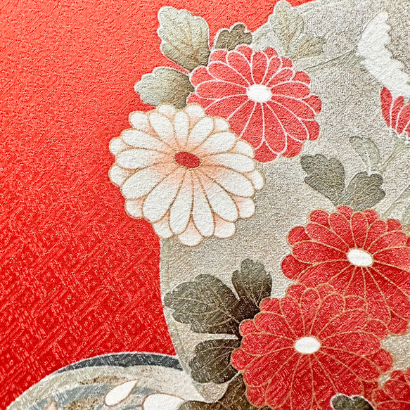 着物のファブリックパネル　美しい朱色に咲く花々（３枚セット）着物リメイク　インテリア　古民家　ひなまつり　壁飾り　日本 7枚目の画像