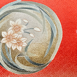 着物のファブリックパネル　美しい朱色に咲く花々（３枚セット）着物リメイク　インテリア　古民家　ひなまつり　壁飾り　日本 12枚目の画像