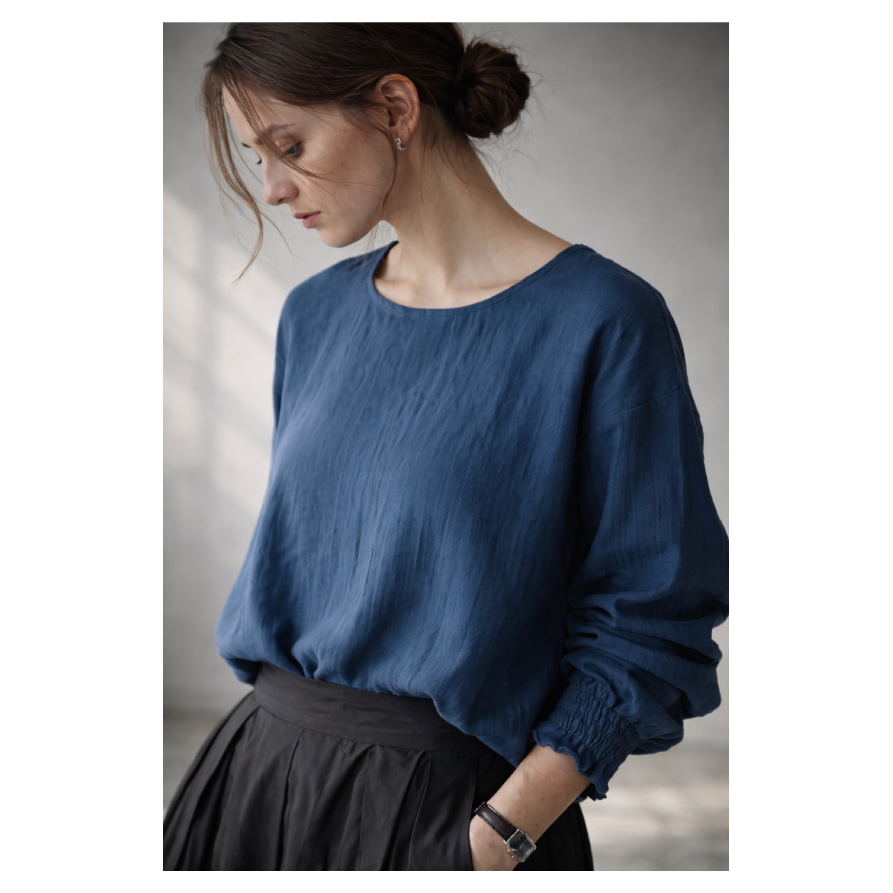 ふわふわ厚みが2倍！厚手ダブルガーゼブラウス／シャーリング袖のシンプルなブラウス／ふっくらダブルガーゼ／ネイビーブルー