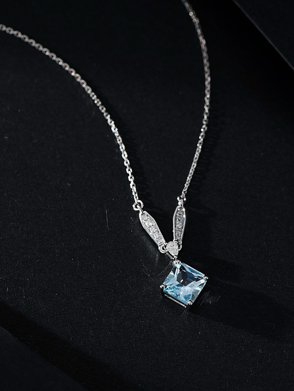 「V型」K18 天然アクアマリン　天然ダイヤモンド　和名藍玉　水宝玉 3月誕生石　幸福・富・聡明　ネックレス 3枚目の画像