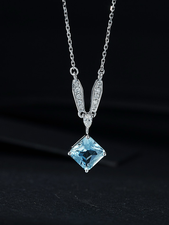 「V型」K18 天然アクアマリン　天然ダイヤモンド　和名藍玉　水宝玉 3月誕生石　幸福・富・聡明　ネックレス 1枚目の画像