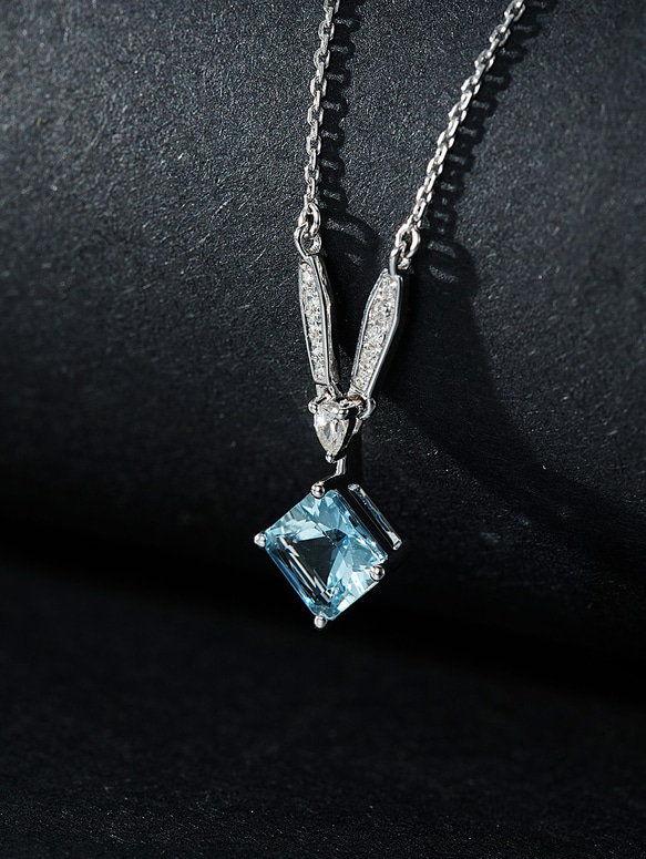 「V型」K18 天然アクアマリン　天然ダイヤモンド　和名藍玉　水宝玉 3月誕生石　幸福・富・聡明　ネックレス 4枚目の画像
