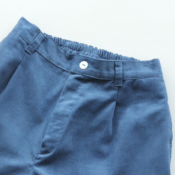 可以一直穿到春天的燈芯絨寬鬆褲，寬直筒（藍灰色）PT17。 第12張的照片