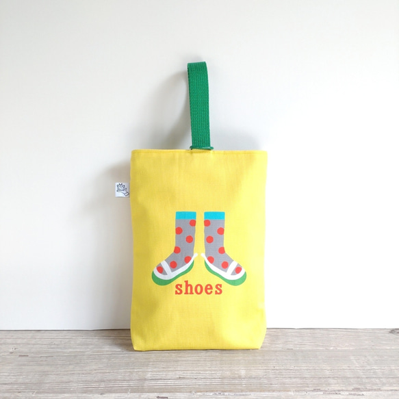 即納OK！】○ 上履き入れ ○ イエローベース ドット柄 シューズケース