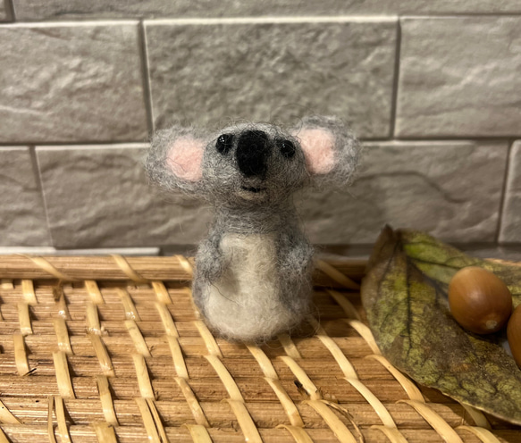 羊毛フェルト コアラ 羊毛フェルト aoiito🪽 通販 17147602｜Creema