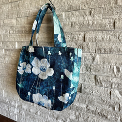 クリーマ限定特別価格　ミニトートバッグとウォレットポーチの2点セット - Floral On Blue 3枚目の画像