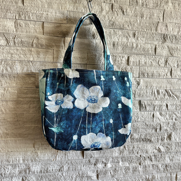 クリーマ限定特別価格　ミニトートバッグとウォレットポーチの2点セット - Floral On Blue 2枚目の画像