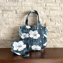 クリーマ限定特別価格　ミニトートバッグとウォレットポーチの2点セット - Floral On Blue 1枚目の画像