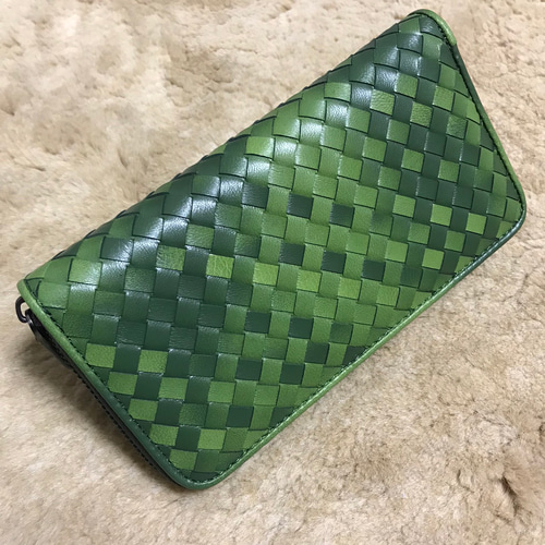 緑　グリーン　ラムスキン　本革編み込み ミニ財布 コンパクト　羊革　二つ折り財布 限定商品 希少ラムスキン ハンドメイド 手作り 本革/羊革