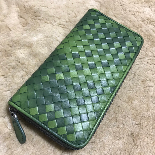 限定商品 財布 今年緑/グリーン系人気色 希少ラムスキン本革 限定商品 財布 今年緑/グリーン系人気色 希少ラムスキン本革
