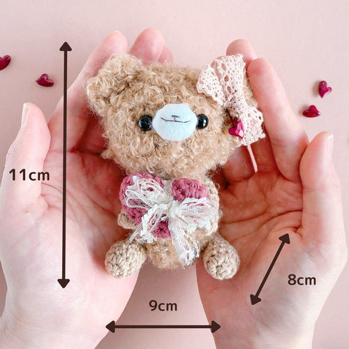 あみぐるみ フード付きケープのお座りくまさん レッドピンク 2025年