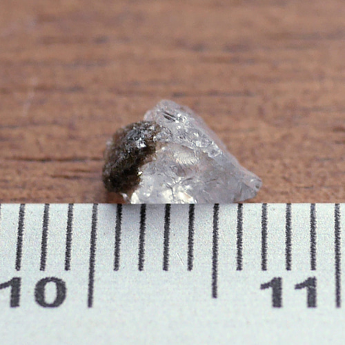 フェナカイト原石　ロシア・マリシェボ産　ほぼ結晶原石　約7.7g　朧虹 フェナカイト原石 ロシア・マリシェボ産 ほぼ結晶原石 約7.7g 朧虹