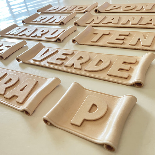 送料無料❤️レザー牛本革【大きいネームプレート】ネームタグ❤️表札