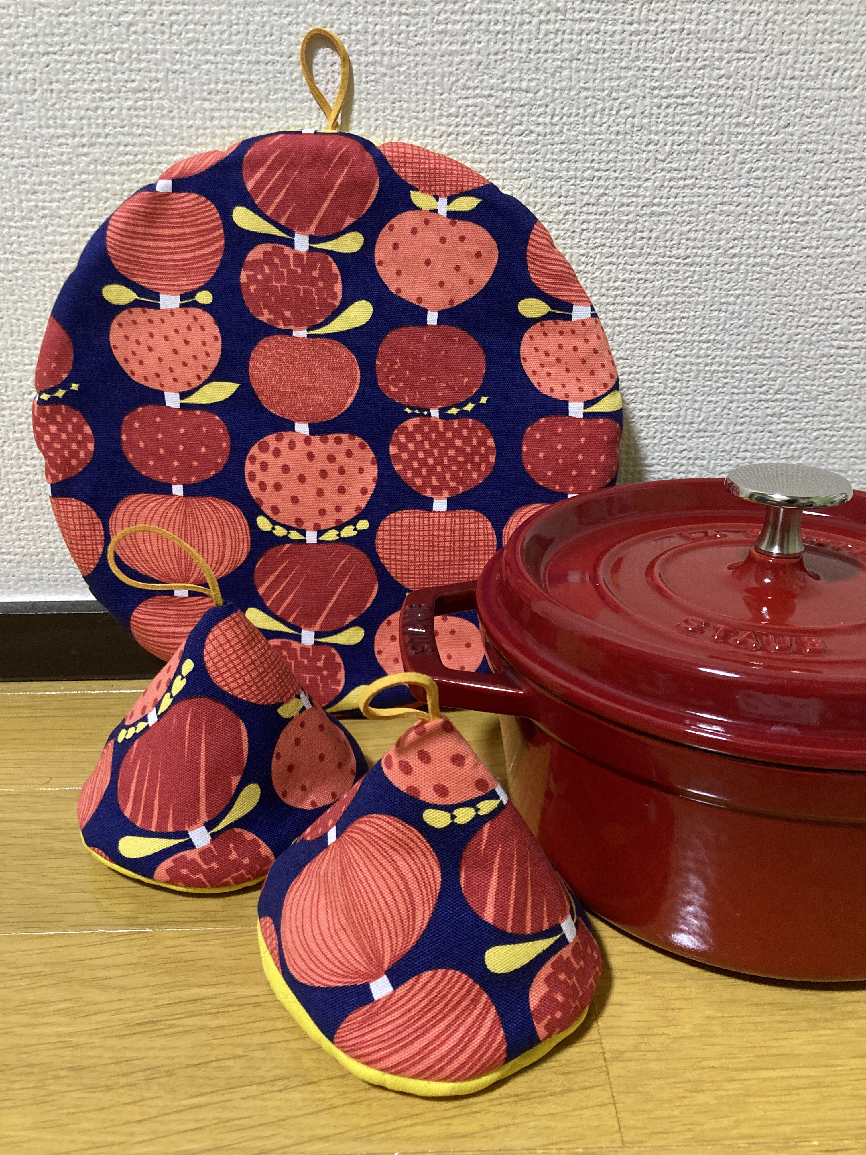 バーミキュラ鍋18cm ル・クルーゼ似てる