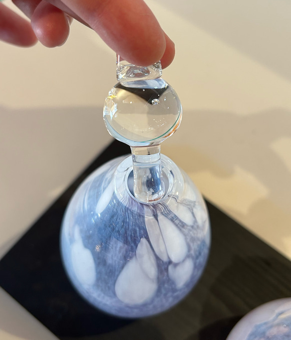 吹きガラスのおひなさま　Ｄ　青紫×金赤 9枚目の画像