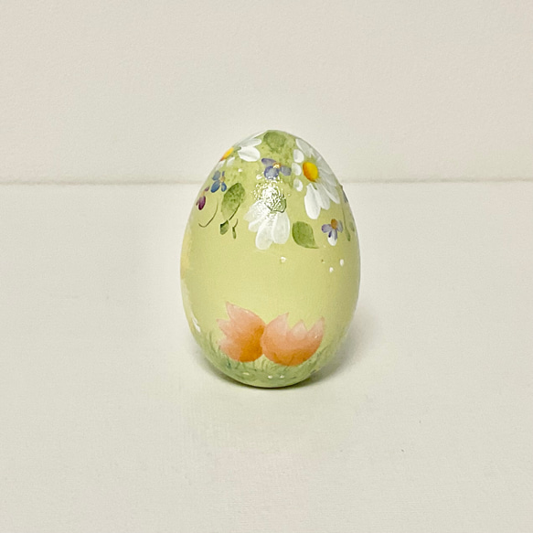 淡綠色的小雞和野花復活節彩蛋高油漆 第2張的照片
