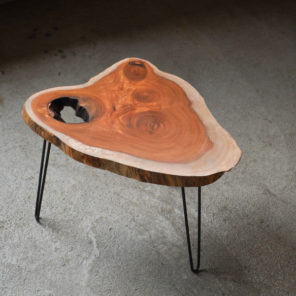 欅の一枚板 肉球みたいな形のコーヒーテーブル（高さ・カラー変更無料） 7枚目の画像