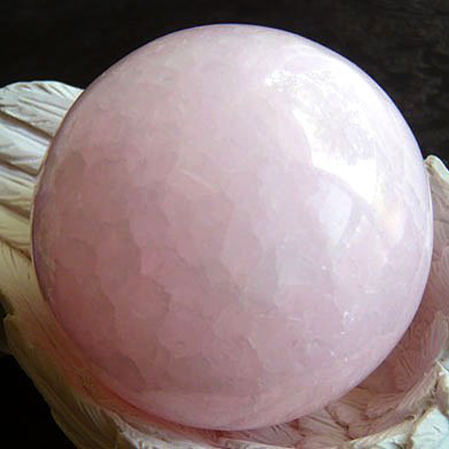 ピンクカルサイト スフィア 65mm 蛍光 カラーチェンジ 天然石置物